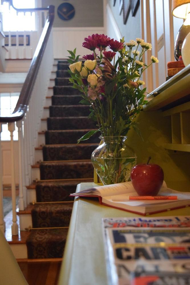 Bed and Breakfast The Applewood Manor Эшвилл Экстерьер фото